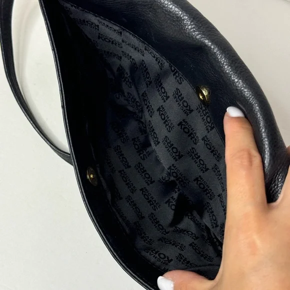 Michael Kors Beverly Oversized Clutch Black Supple Leather Convertible - Picture 2 of 10